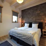 Grandeur With Sauna & Jacuzzi In Villa Durbuy