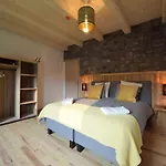 Grandeur With Sauna & Jacuzzi In * Durbuy