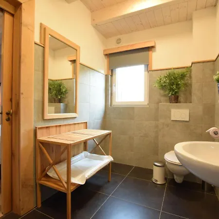 Grandeur With Sauna Jacuzzi In *
