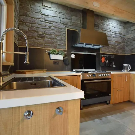 Grandeur With Sauna Jacuzzi In