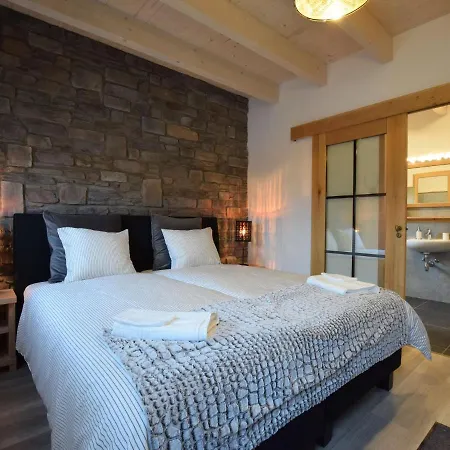فيلة Grandeur With Sauna Jacuzzi In دربي