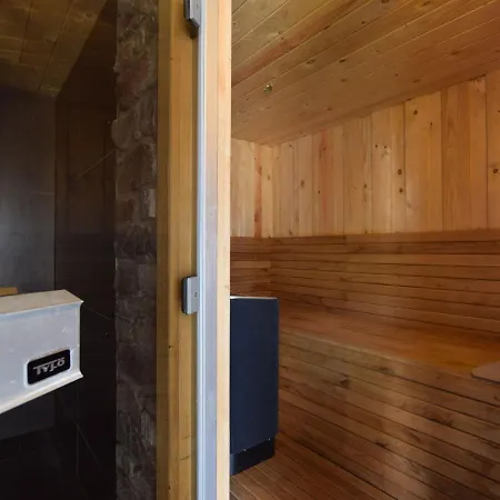 فيلة Grandeur With Sauna Jacuzzi In *