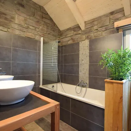 فيلة Grandeur With Sauna Jacuzzi In دربي