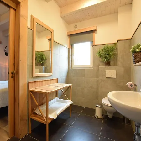 Grandeur With Sauna & Jacuzzi In *