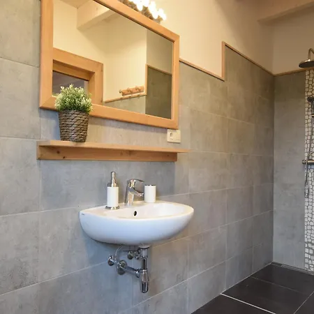 Grandeur With Sauna & Jacuzzi In 别墅