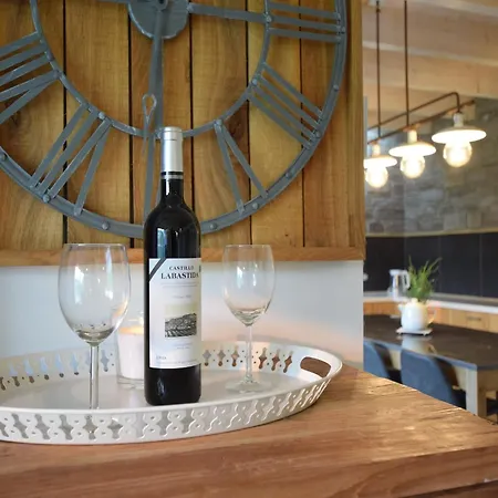 Villa Grandeur With Sauna & Jacuzzi In *