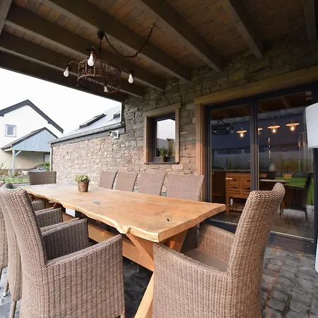 Grandeur With Sauna & Jacuzzi In