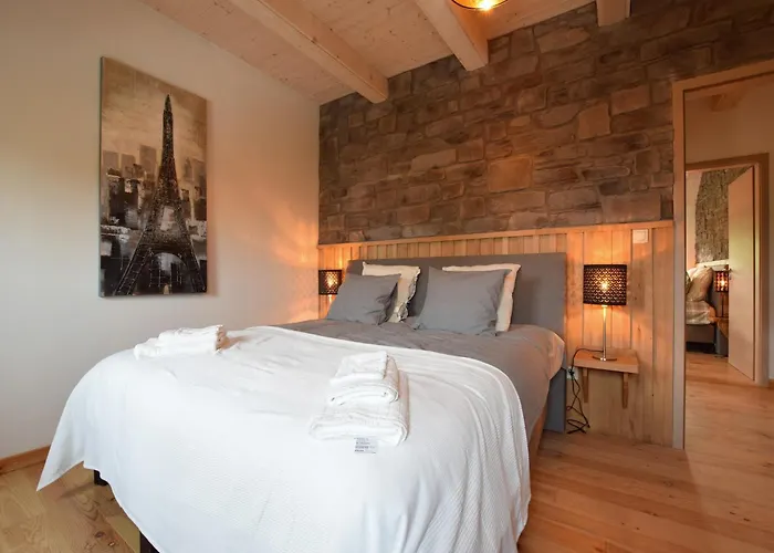 Villa Grandeur With Sauna & Jacuzzi In *